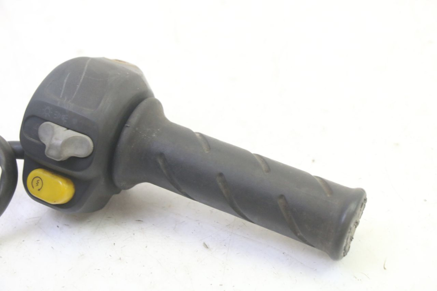 photo de RECHTS STUURSCHAKELAAR PEUGEOT VIVACITY 100 (1999 - 2008) - Zoom op gebruiksstaat