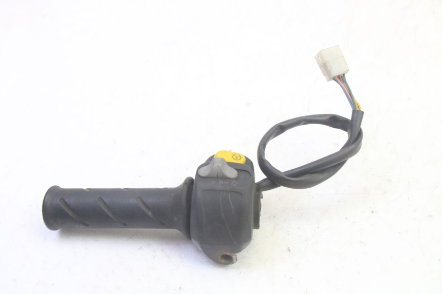 photo de RECHTS STUURSCHAKELAAR PEUGEOT VIVACITY 100 (1999 - 2008) - Andere kijkhoek