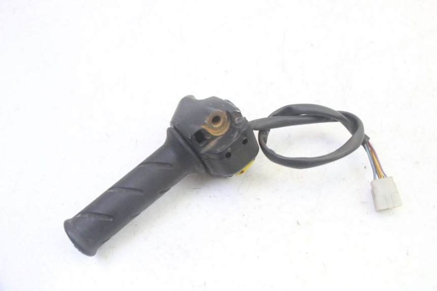 photo de RECHTS STUURSCHAKELAAR PEUGEOT VIVACITY 100 (1999 - 2008) - Technische close-up