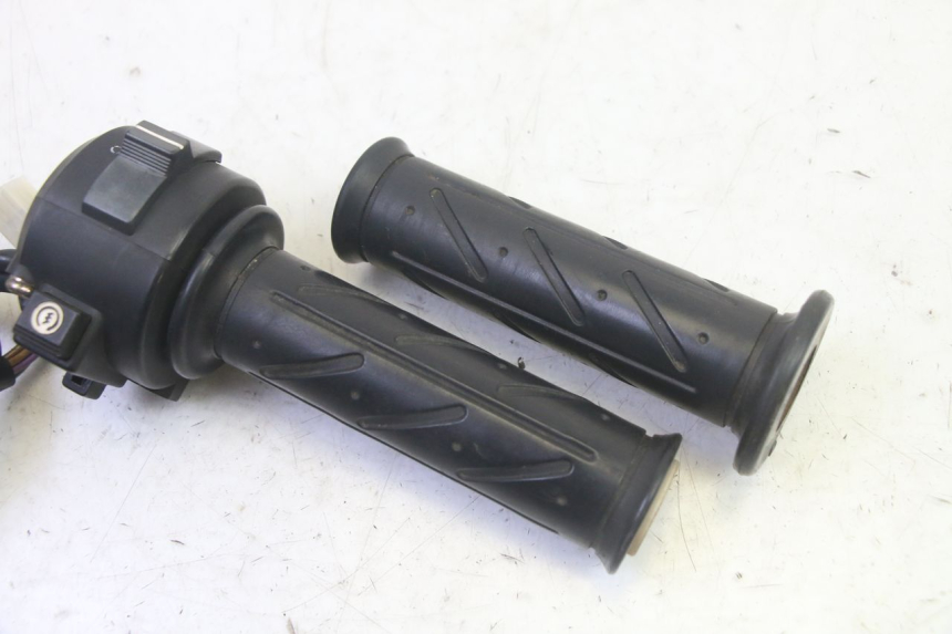 photo de RECHTER STUURSCHAKELAAR DAELIM VJ ROADWIN FI 125 (2008 - 2017) - Andere kijkhoek