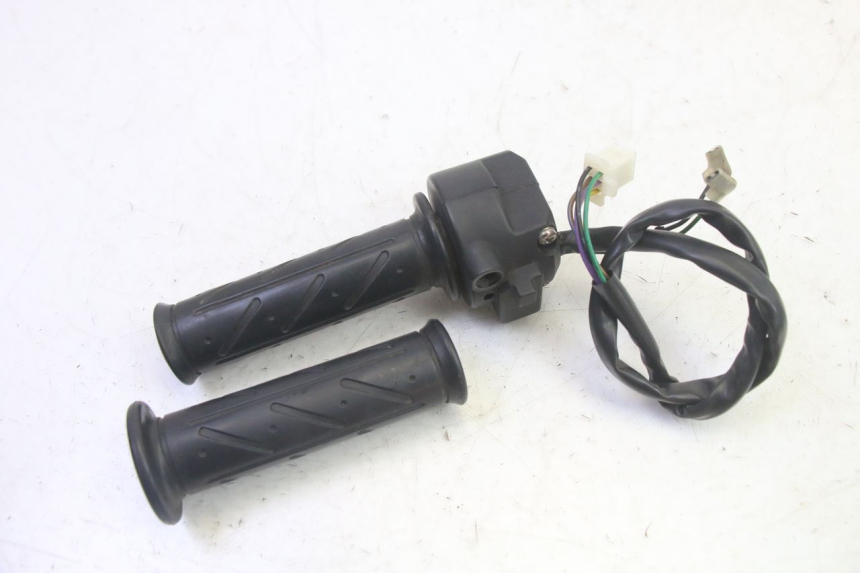 photo de RECHTER STUURSCHAKELAAR DAELIM VJ ROADWIN FI 125 (2008 - 2017) - Overzicht