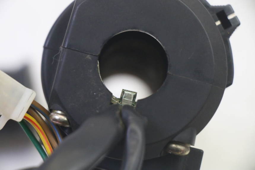 photo de RECHTER STUURSCHAKELAAR DAELIM VJ ROADWIN FI 125 (2008 - 2017) - Bevestigingspunten