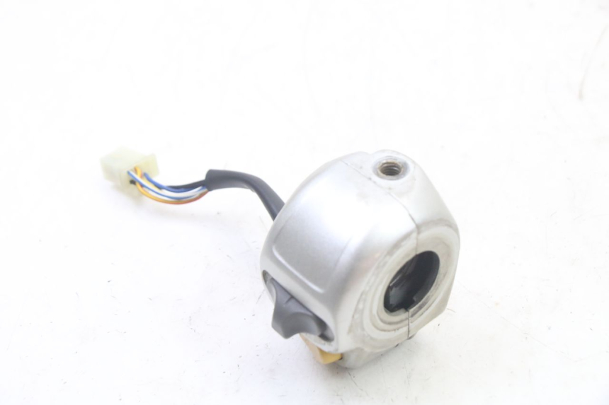 photo de RECHTER STUURSCHAKELAAR YAMAHA WHY 50 (1998 - 2000) - Zoom op gebruiksstaat