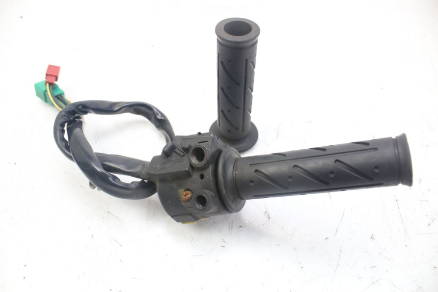 photo de RECHTER STUURSCHAKELAAR KYMCO X-CITING XCITING 400 (2014 - 2018) - Detail van het onderdeel