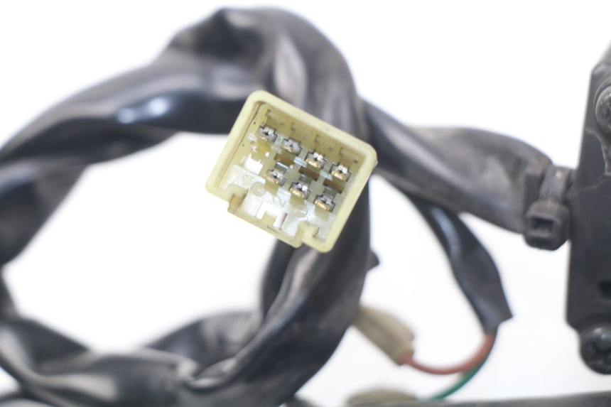 photo de RECHTER STUURSCHAKELAAR YAMAHA X-MAX XMAX 125 (2010 - 2013) - Zoom op gebruiksstaat