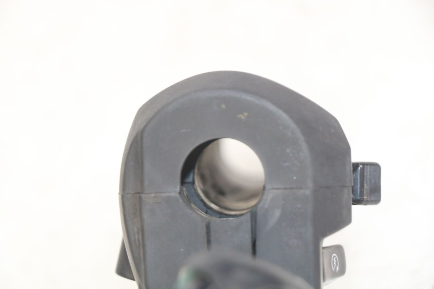 photo de RECHTER STUURSCHAKELAAR YAMAHA X-MAX XMAX 125 (2010 - 2013) - Detail van het onderdeel