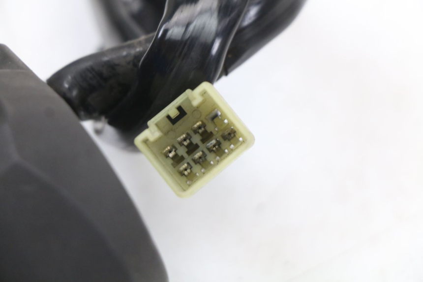 photo de RECHTER STUURSCHAKELAAR YAMAHA X-MAX XMAX 125 (2010 - 2013) - Staat van het oppervlak