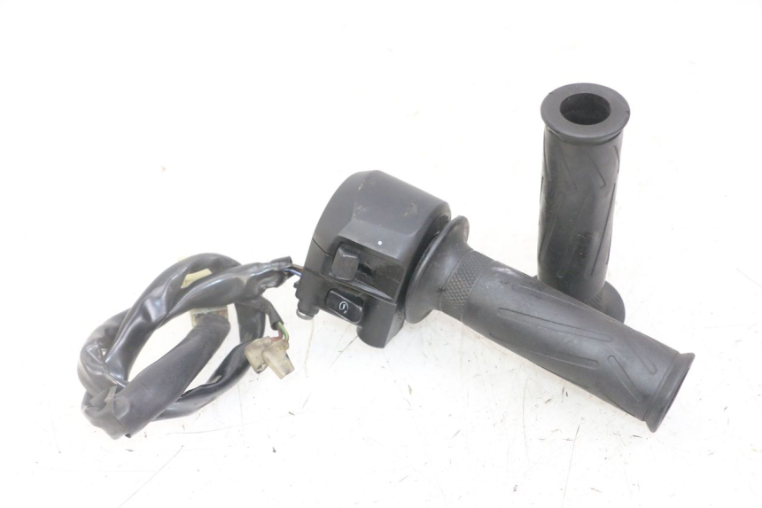 photo de RECHTER STUURSCHAKELAAR YAMAHA X-MAX XMAX 125 (2010 - 2013) - Hoofdaanzicht