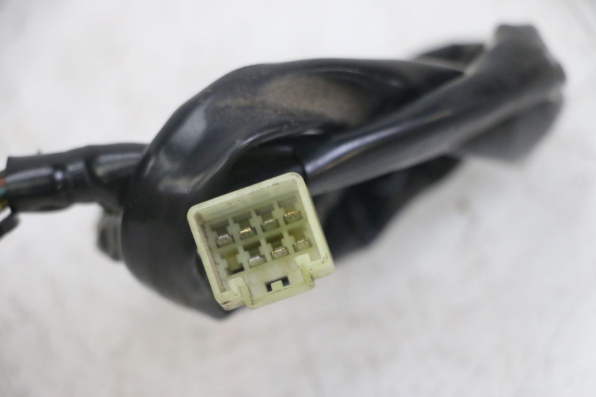 photo de RECHTER STUURSCHAKELAAR YAMAHA X-MAX XMAX 125 (2010 - 2013) - Bevestigingspunten