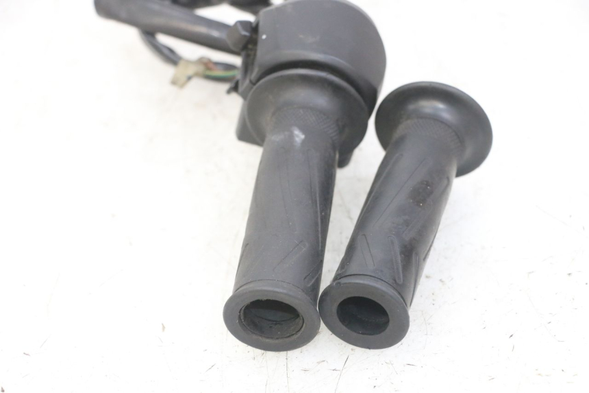 photo de RECHTER STUURSCHAKELAAR YAMAHA X-MAX XMAX 125 (2010 - 2013) - Gecontroleerd onderdeel