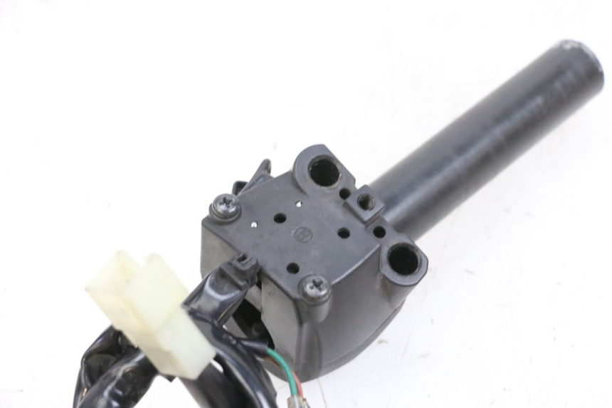 photo de RECHTER STUURSCHAKELAAR YAMAHA X-MAX XMAX 125 (2010 - 2013) - Detail van het onderdeel