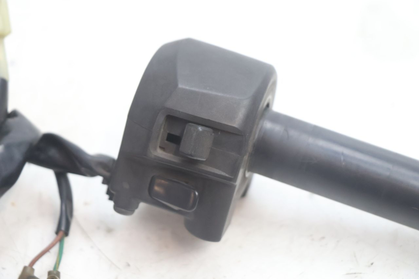 photo de RECHTER STUURSCHAKELAAR YAMAHA X-MAX XMAX 125 (2010 - 2013) - Detail van het onderdeel