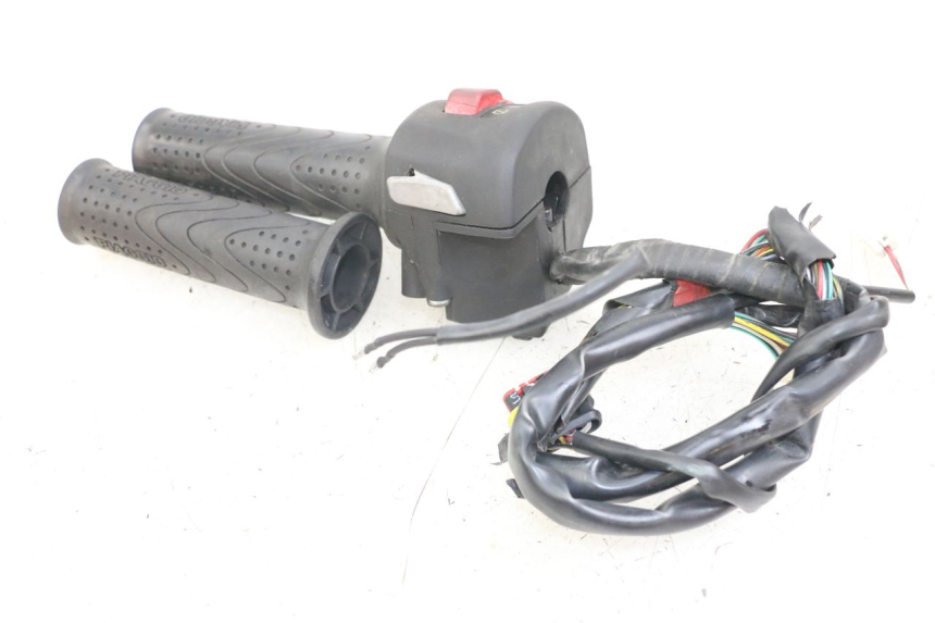 photo de RECHTER STUURSCHAKELAAR PIAGGIO X10 125 (2012 - 2017) - Overzicht