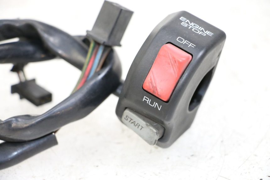 photo de RECHTER STUURSCHAKELAAR YAMAHA XJ600 XJ DIVERSION 600 (1992 - 1997) - Technische close-up