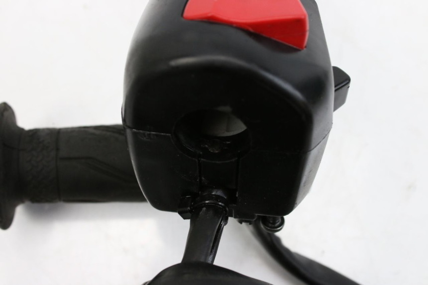 photo de RECHTER STUURSCHAKELAAR YAMAHA XP T-MAX TMAX ABS 530 (2012 - 2015) - Zoom op gebruiksstaat