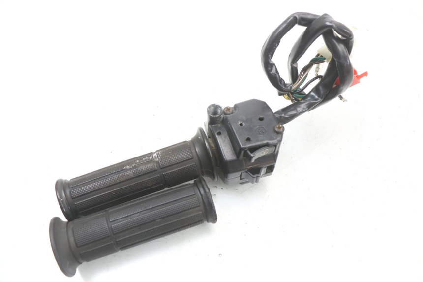 photo de RECHTER STUURSCHAKELAAR SYM XS 125 (2007 - 2016) - Technische close-up