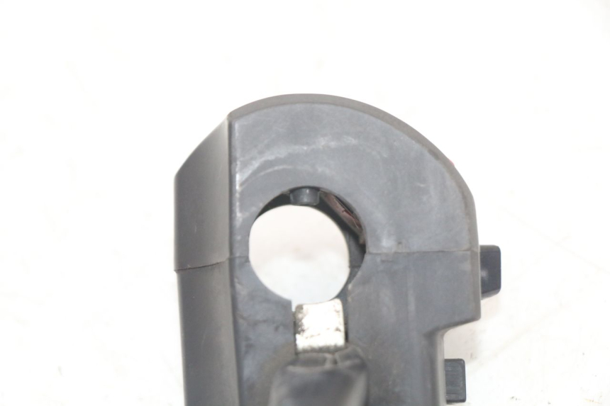 photo de RECHTS STUURSCHAKELAAR YAMAHA FJR ABS 1300 (2006 - 2012) - Bevestigingspunten