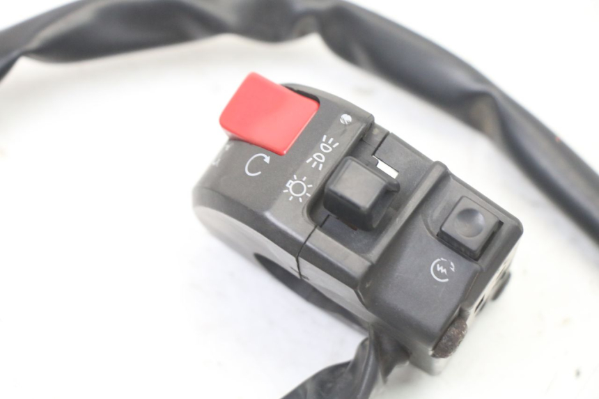 photo de RECHTER STUURSCHAKELAAR YAMAHA FZS FAZER 600 (2001 - 2003) - Detail van het onderdeel