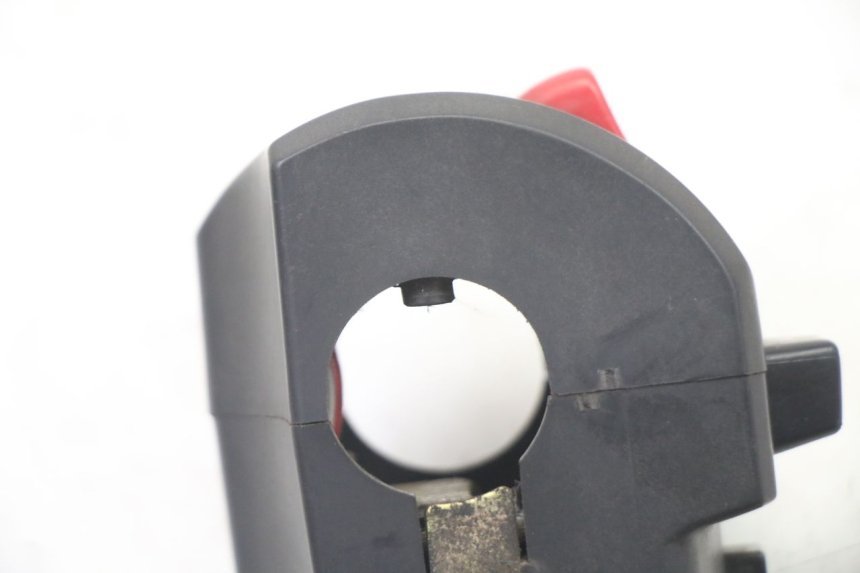 photo de RECHTER STUURSCHAKELAAR YAMAHA FZS FAZER 600 (2001 - 2003) - Bevestigingspunten