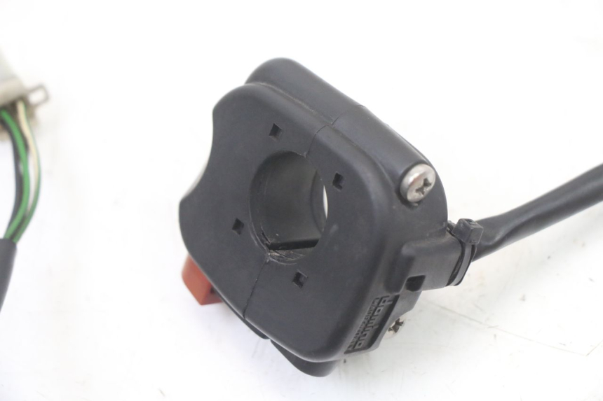 photo de RECHTS STUURSCHAKELAAR YAMAHA TZR 50 (2008 - 2016) - Technische close-up