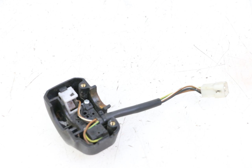 photo de RECHTS STUURSCHAKELAAR YAMAHA YP MAJESTY 125 (2002 - 2006) - Zoom op gebruiksstaat