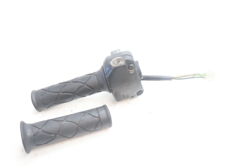 photo de RECHTS STUURSCHAKELAAR YAMAHA YP MAJESTY 125 (2007 - 2010) - Overzicht