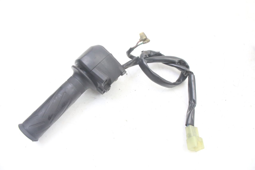 photo de RECHTER STUURSCHAKELAAR YAMAHA YP X-MAX XMAX 400 (2014 - 2017) - Technische close-up