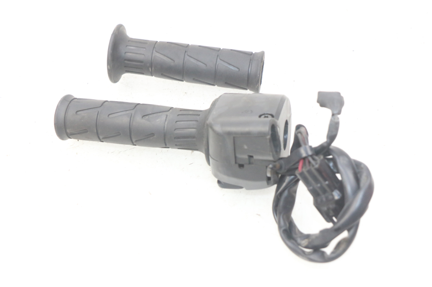 photo de RECHTER STUURSCHAKELAAR KAWASAKI Z S 750 (2003 - 2006) - Andere kijkhoek