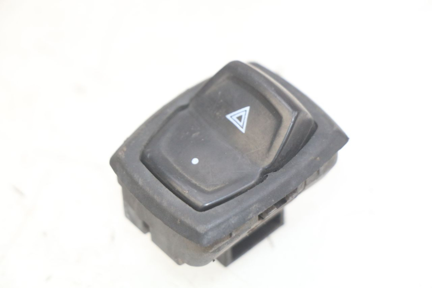 photo de SCHAKELAAR NOODKNIPPERLICHTEN PEUGEOT DJANGO 4T 50 (2014 - 2019) - Hoofdaanzicht