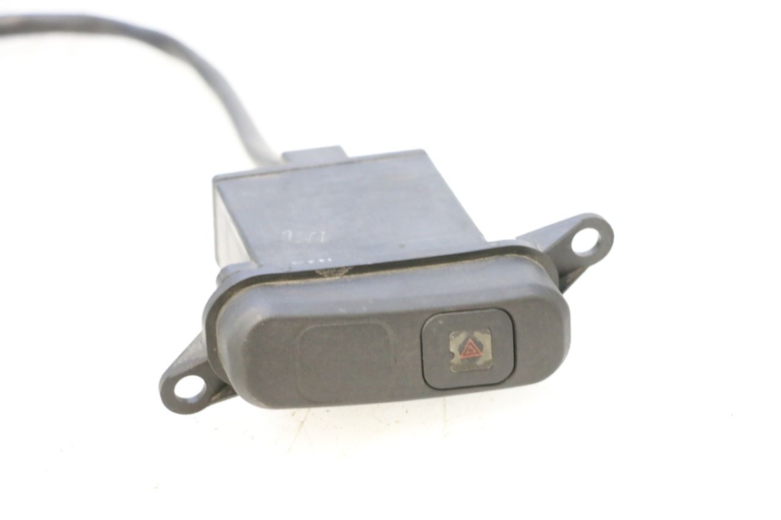 photo de SCHAKELAAR NOODKNIPPERLICHTEN SYM GTS EVO 125 (2009 - 2013) - Detail van het onderdeel