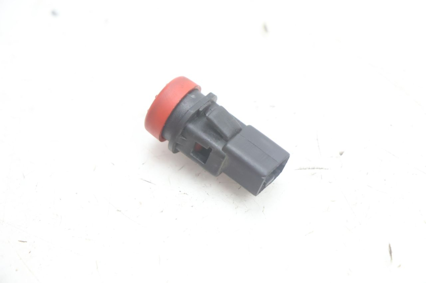 photo de SCHAKELAAR NOODKNIPPERLICHTEN PIAGGIO MP3 125 (2006 - 2014) - Zoom op gebruiksstaat