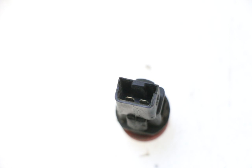 photo de SCHAKELAAR NOODKNIPPERLICHTEN PIAGGIO MP3 500 (2011 - 2015) - Detail van het onderdeel