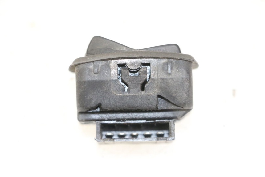 photo de SCHAKELAAR NOODKNIPPERLICHTEN PEUGEOT BELVILLE 125 (2017 - 2021) - Zoom op gebruiksstaat