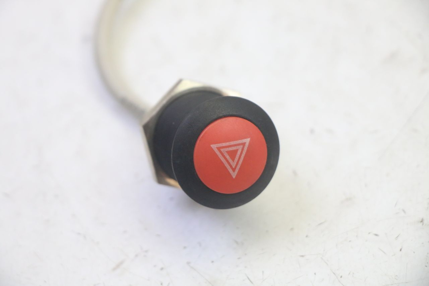 photo de SCHAKELAAR NOODKNIPPERLICHTEN LIGIER PULSE 3 1 (2014 - 2020) - Zoom op gebruiksstaat