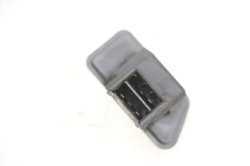 photo de SCHAKELAAR NOODKNIPPERLICHTEN YAMAHA XMAX X-MAX 125 (2006 - 2009) - Detail van het onderdeel