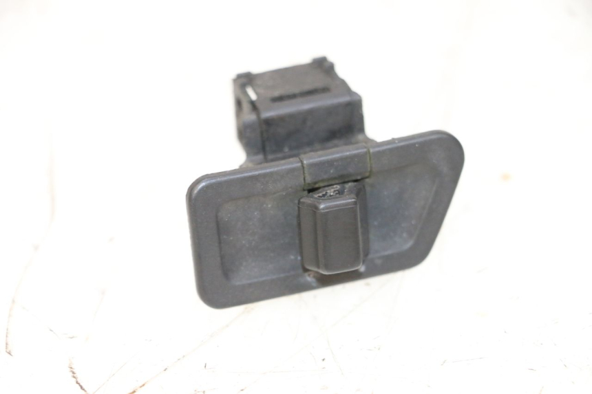 photo de SCHAKELAAR NOODKNIPPERLICHTEN YAMAHA XMAX X-MAX 125 (2006 - 2009) - Detail van het onderdeel