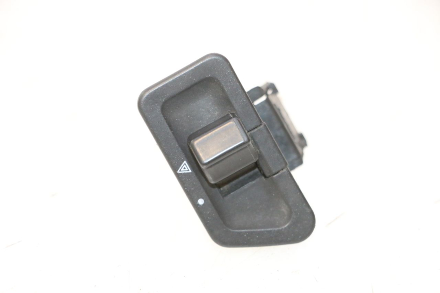 photo de SCHAKELAAR NOODKNIPPERLICHTEN YAMAHA XMAX X-MAX 125 (2006 - 2009) - Detail van het onderdeel