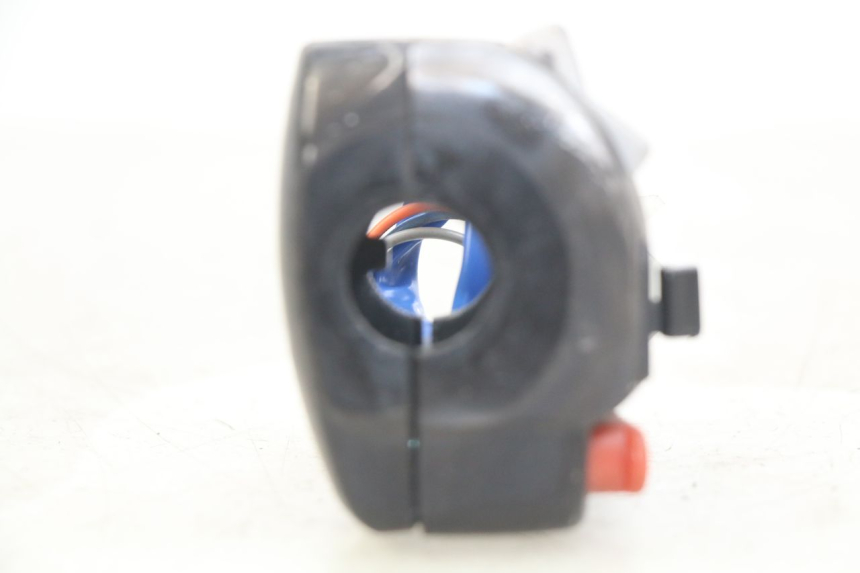 photo de LINKER STUURSCHAKELAAR KYMCO AGILITY 16+ 4T 50 (2018 - 2023) - Technische close-up