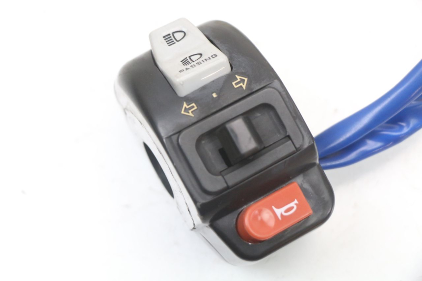 photo de LINKER STUURSCHAKELAAR KYMCO AGILITY 4T 50 (2018 - 2022) - Detail van het onderdeel