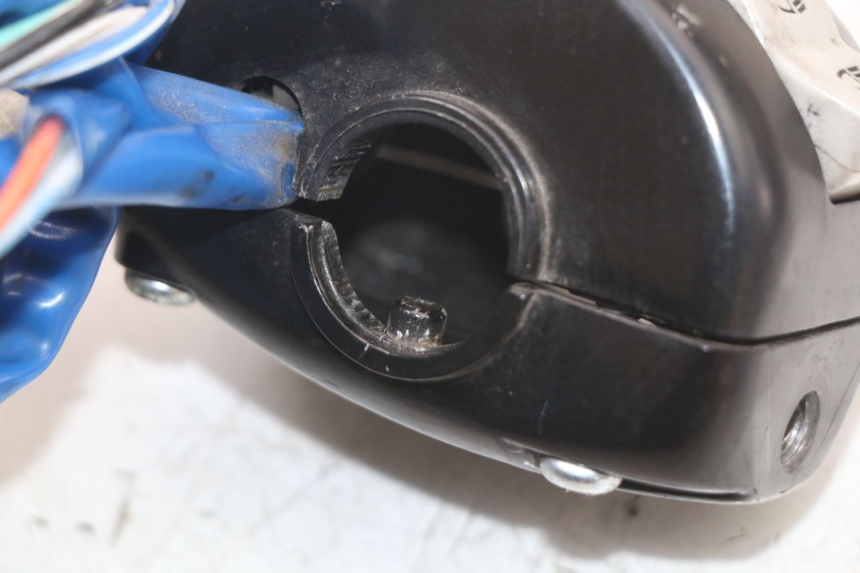 photo de LINKER STUURSCHAKELAAR KYMCO AGILITY 4T 50 (2018 - 2022) - Bevestigingspunten