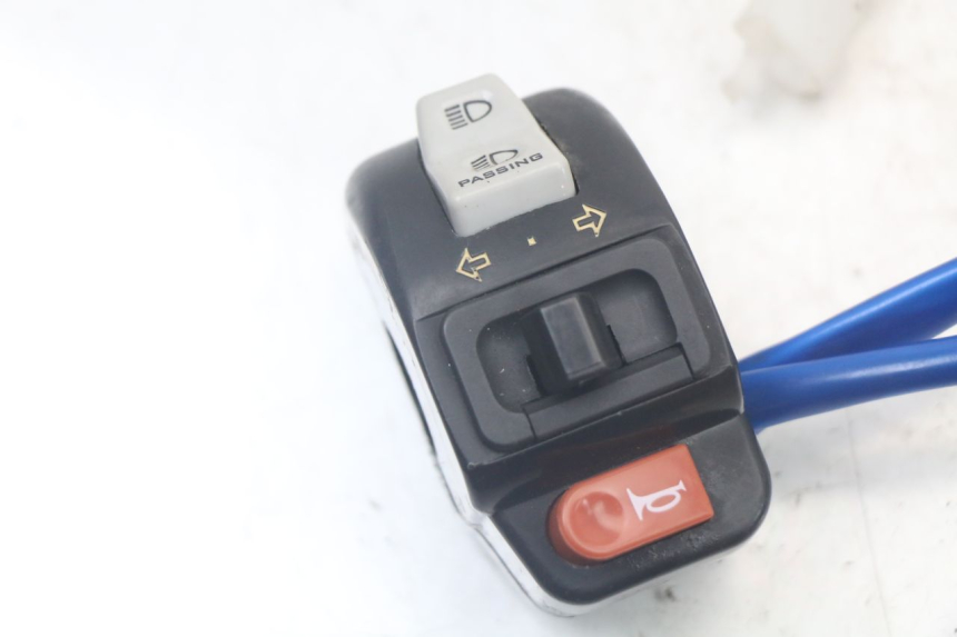 photo de LINKER STUURSCHAKELAAR KYMCO AGILITY 4T 50 (2018 - 2022) - Detail van het onderdeel