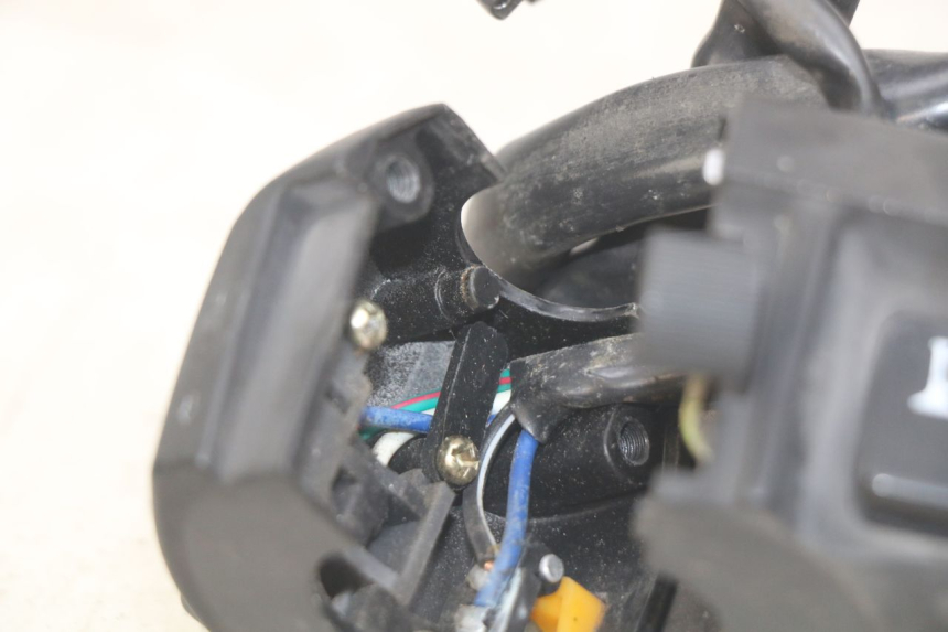 photo de LINKER STUURSCHAKELAAR NECO ALEXONE 125 (2017 - 2024) - Zoom op gebruiksstaat