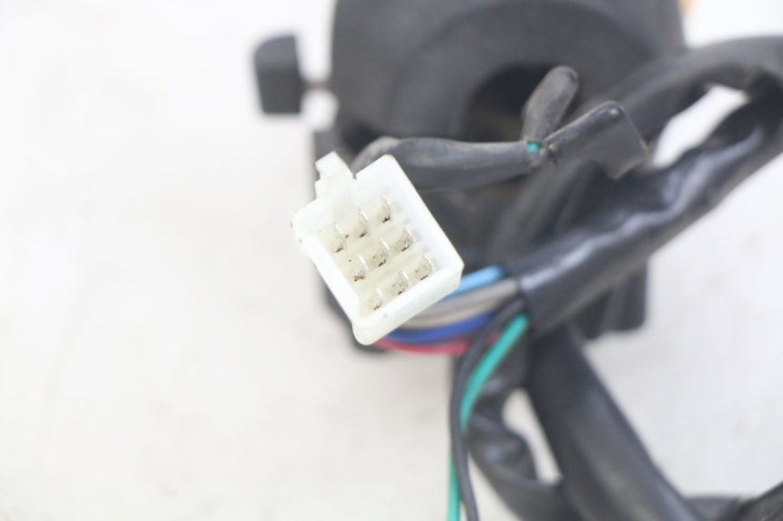 photo de LINKER STUURSCHAKELAAR NECO ALEXONE 125 (2017 - 2024) - Bevestigingspunten