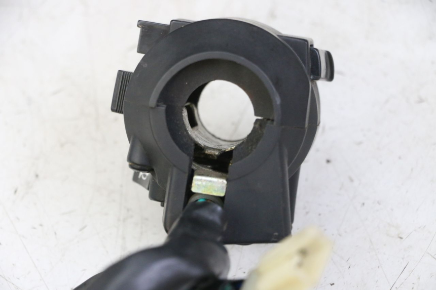 photo de LINKER STUURSCHAKELAAR ANGELL ENFANT 1 - Zoom op gebruiksstaat