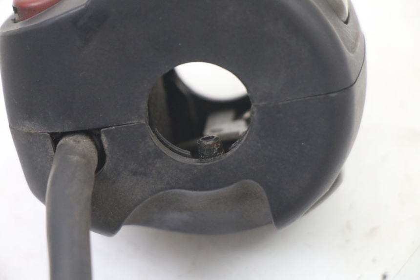 photo de LINKER STUURSCHAKELAAR BMW C1 125 (2000 - 2003) - Bevestigingspunten