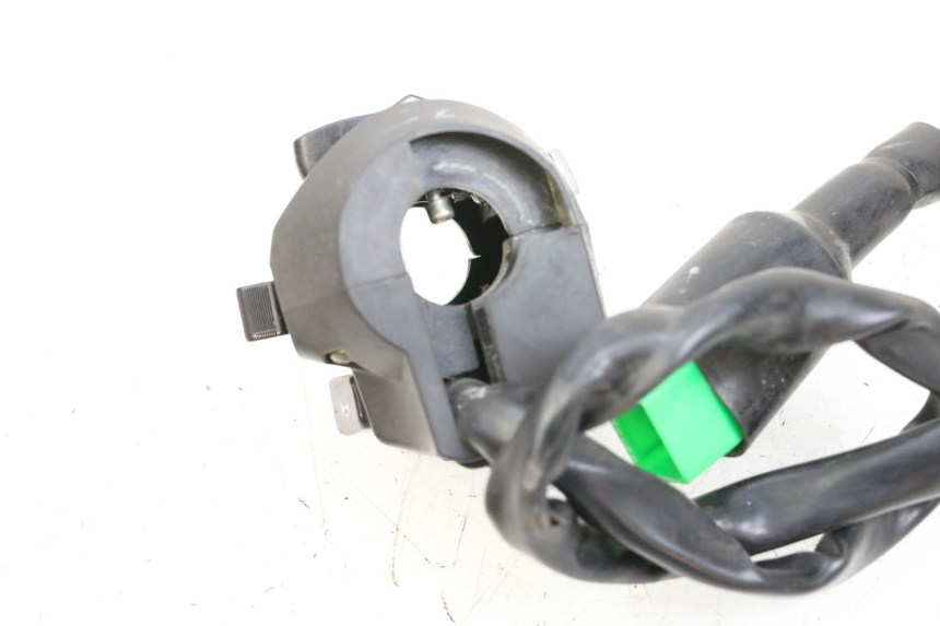 photo de LINKER STUURSCHAKELAAR MAG POWER BOMBERS 4T 50 (2016 - 2026) - Zoom op gebruiksstaat