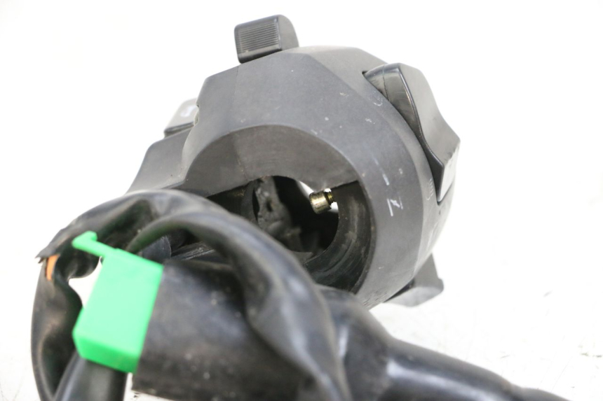 photo de LINKER STUURSCHAKELAAR MAG POWER BOMBERS 4T 50 (2016 - 2026) - Technische close-up