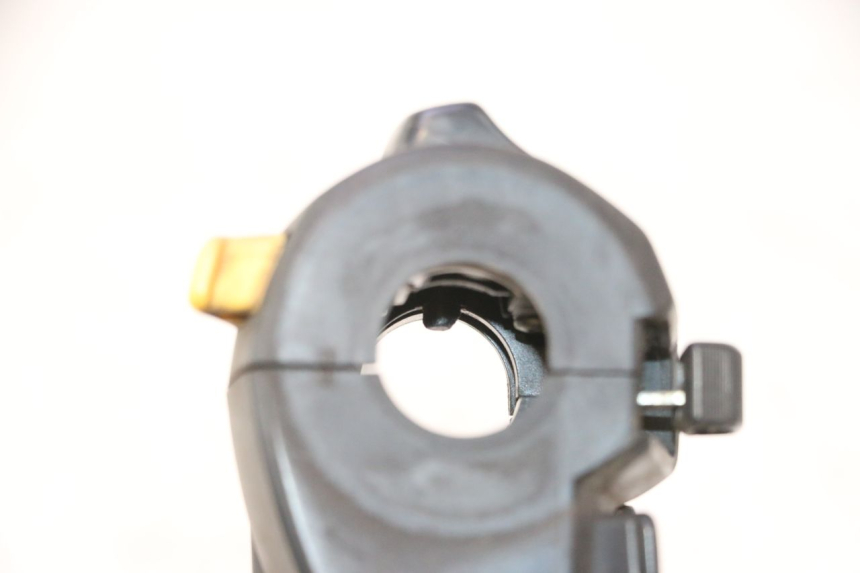 photo de LINKER STUURSCHAKELAAR SUZUKI BURGMAN 125 (2007 - 2014) - Detail van het onderdeel