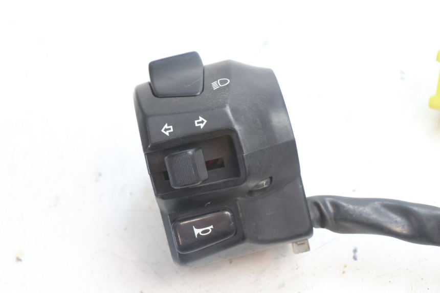 photo de LINKER STUURSCHAKELAAR SUZUKI BURGMAN 125 (2007 - 2014) - Detail van het onderdeel