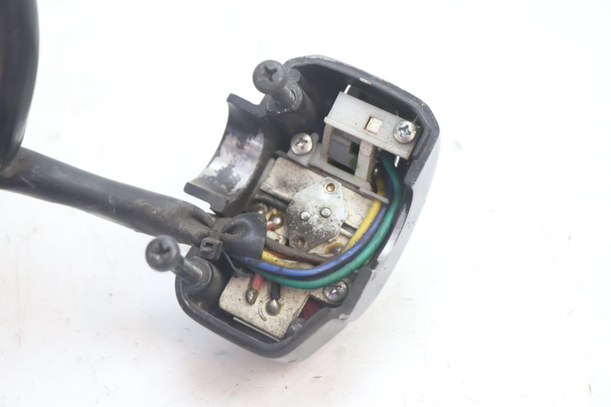 photo de LINKER STUURSCHAKELAAR YAMAHA BW'S BWS 125 (2010 - 2013) - Technische close-up